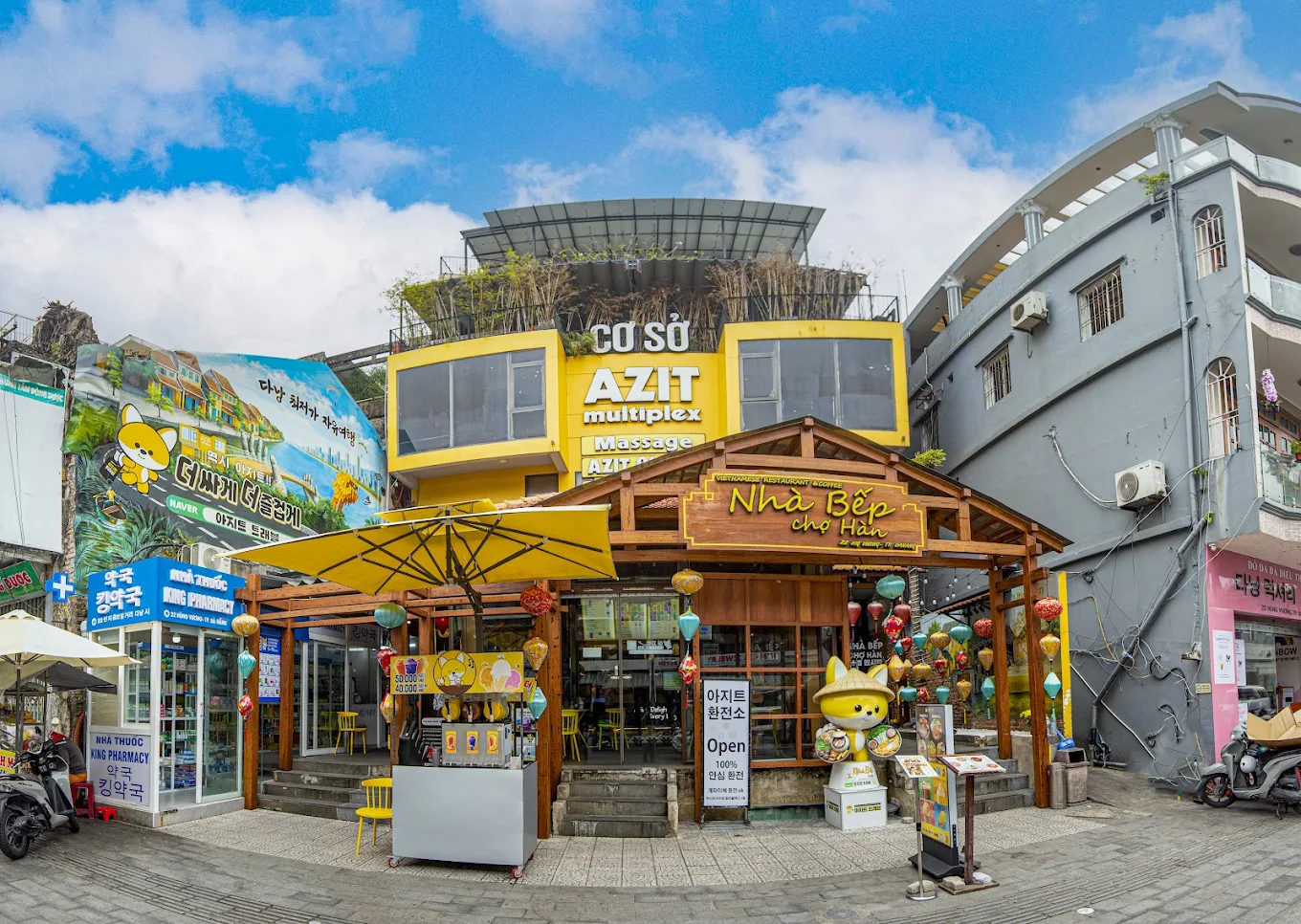 Azit Multiplex massage and Nhà Bếp Vietnamese restaurant near Han Market in Da Nang