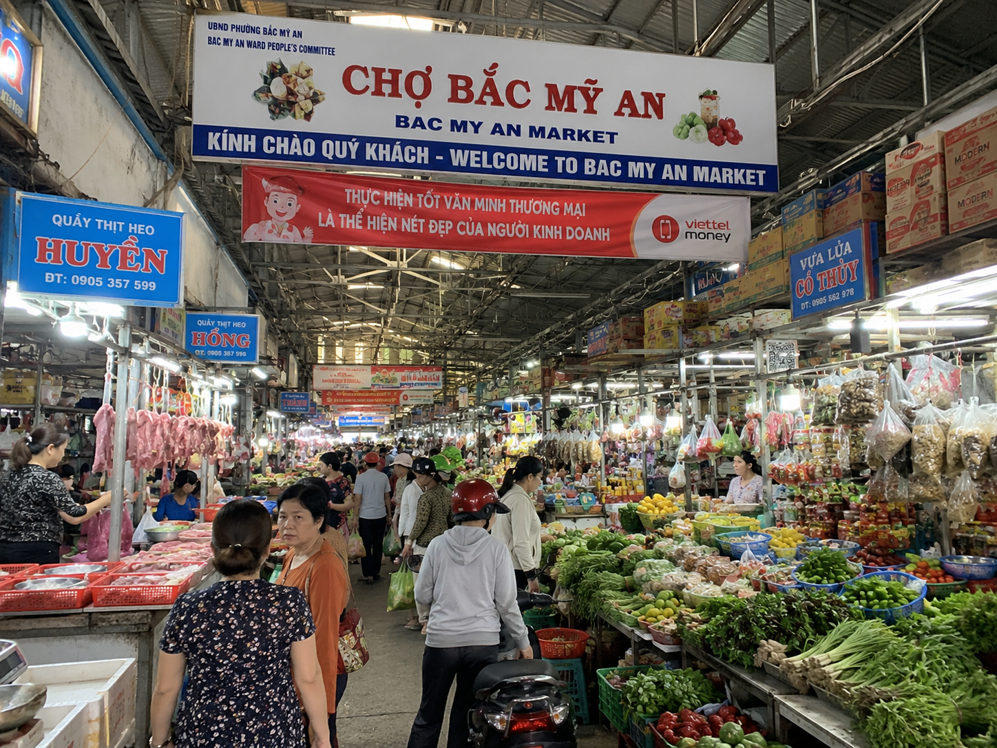Fresh food stalls inside Bac My An Market in Da Nang, Vietnam